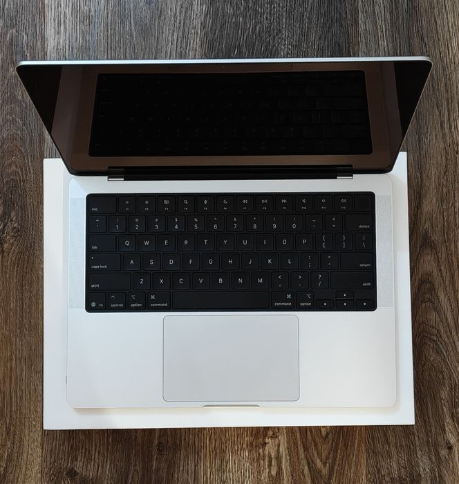 MacBook Pro 14 M5 16/1TB