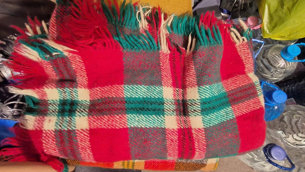 Родопско одеало! Три  вида разцветка,като белите са нови,неизползвани