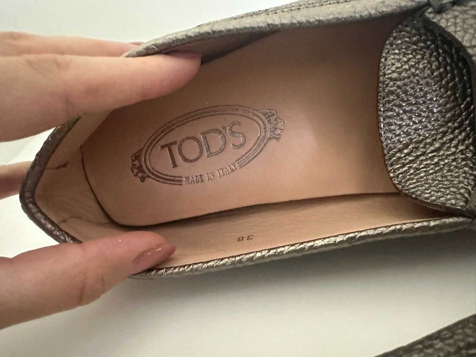 Сребристи лоуфъри от естествена кожа Tod's