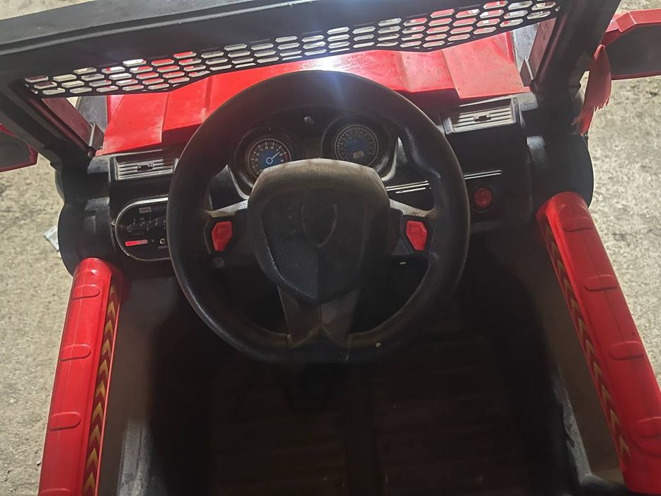 Продам детскую машинку