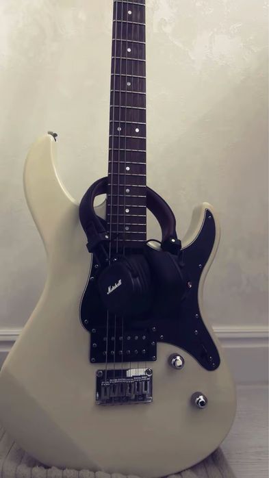 Электрогитара Yamaha Pacifica 120H