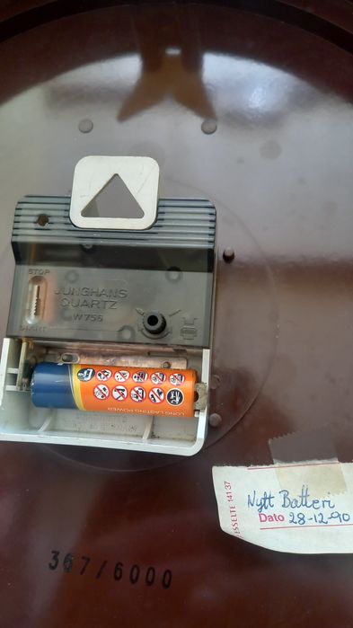 Стар Немски часовник, JUNGHANS,Astra quartz комплект с огледало 1970гд