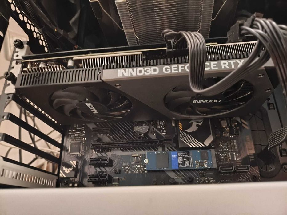 RTX 4070 Inno3D Twin X2