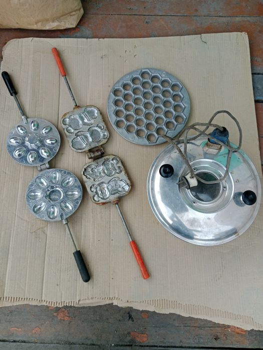 Продам клетку попугаям.