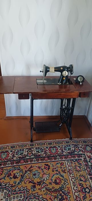 Машина швейная механика.