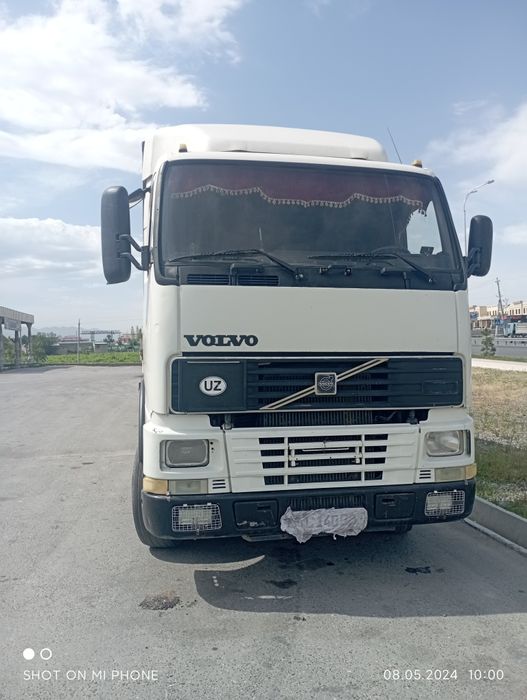 Volvo тягач, полу прицеп сотилади, 19944 йилда ишлаб чикорилган,