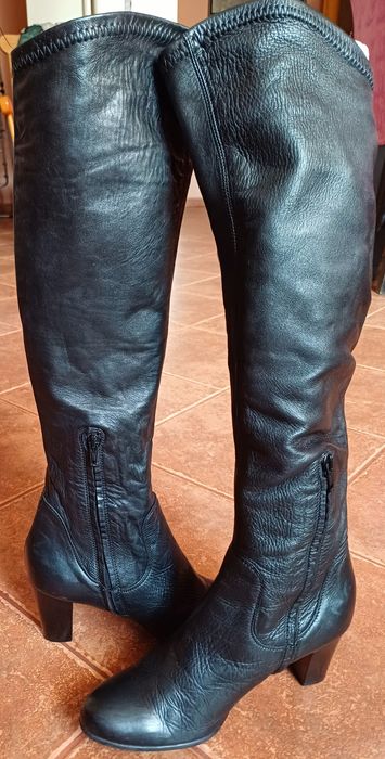 Vând Cizmulițe lungă Piele Naturală