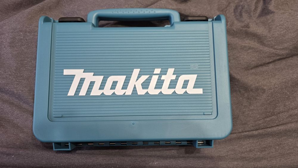 Чисто нов куфар макита.