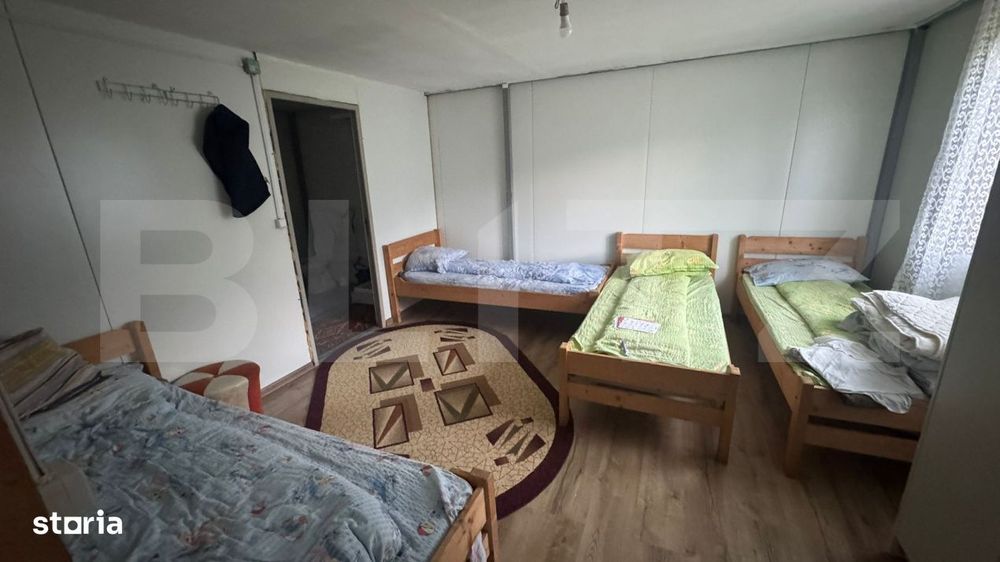 Casa cu teren de 2330 mp, anexa de 15 mp, zona Muntele Rece