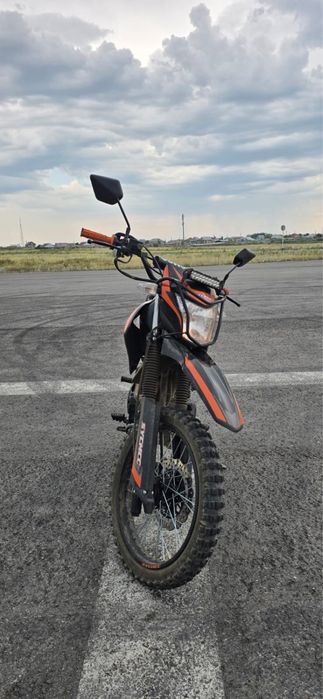 Продам мотоцикл Индуро 250