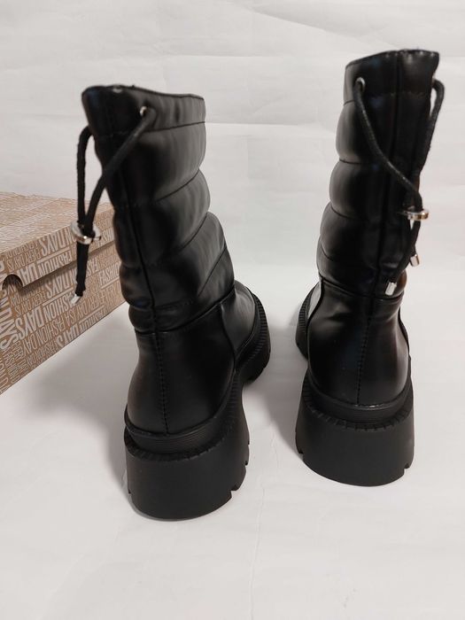 Нови дамски боти номер 40