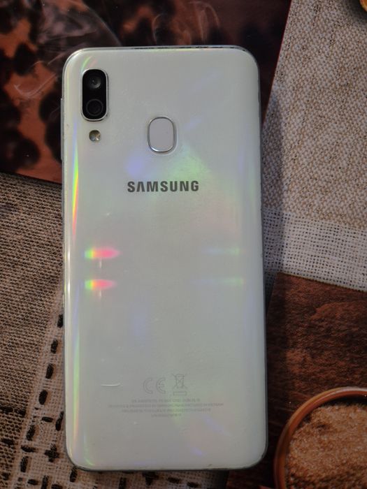 Samsung A40 cu cutie