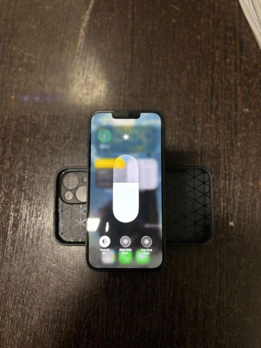 Iphone 13 с документами