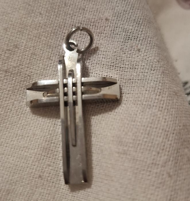 Кръст от медицинска стомана