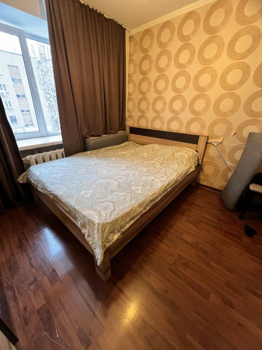 Продам спальную гарнитуру