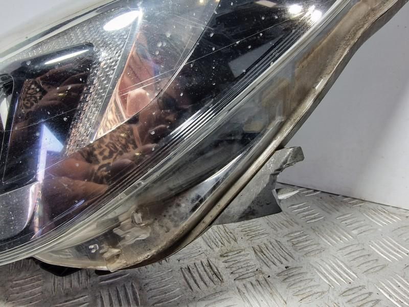 Far stanga lupa bec halogen cu defect Opel Insignia A facelift