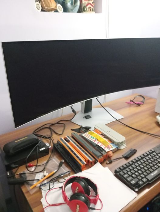 Samsung Odyssey G9 OLED 49 5k 144 Hertz curve