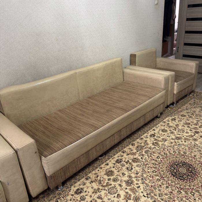 Срочно продам диван