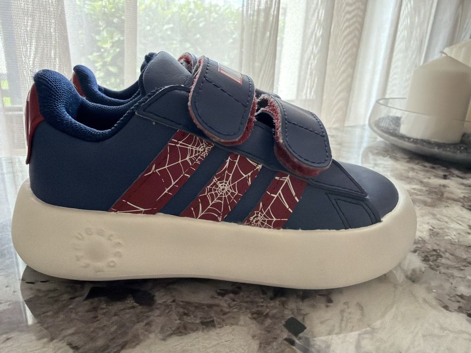Детски маратонки 26 номер adidas
