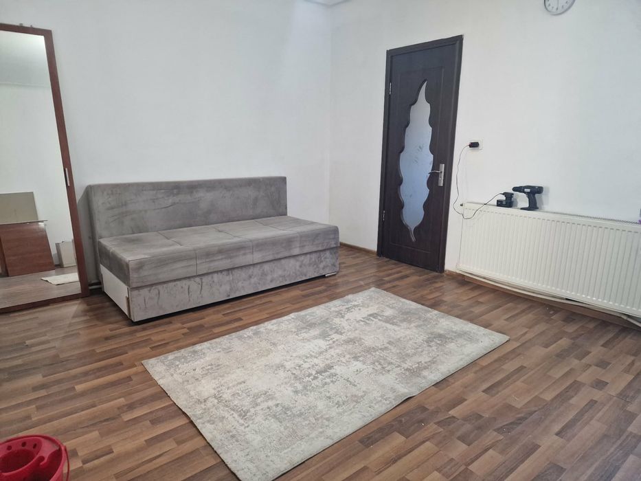 Inchiriez apartament obor
