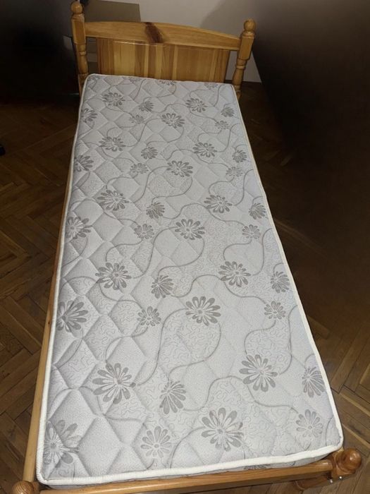 легло с матрак - като ново!