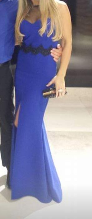 Продавам официални дълги рокли