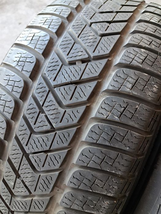 4 anvelope iarnă 245 45 R19 Pirelli
