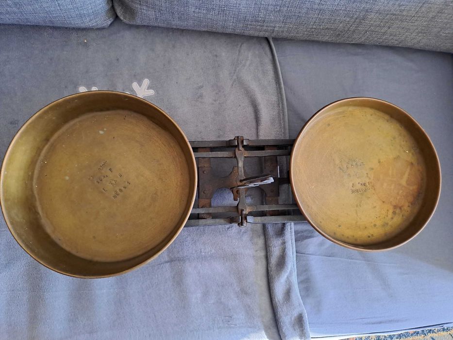 Balanță cântar de bucătărie bronz turnat alamă anii 1950