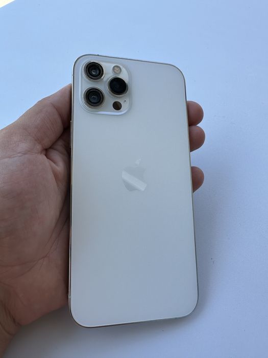 Продавам iPhone 12 Pro Max 128 GB.