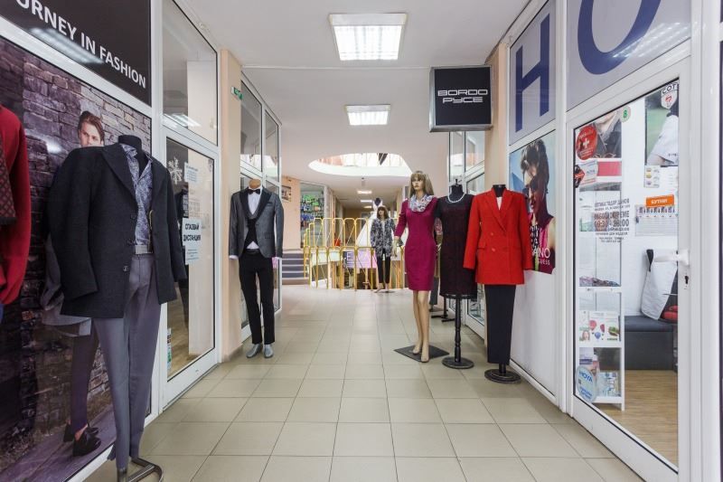 Продава се Магазин в Плевен, Идеален център - 831 кв.м за 1866 €/кв.м - Снимка #2