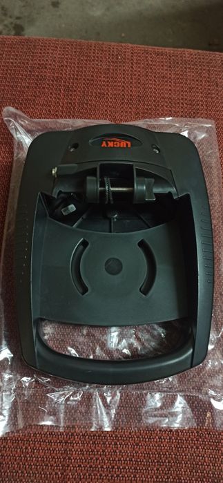 Продавам стойка за сонар Lucky