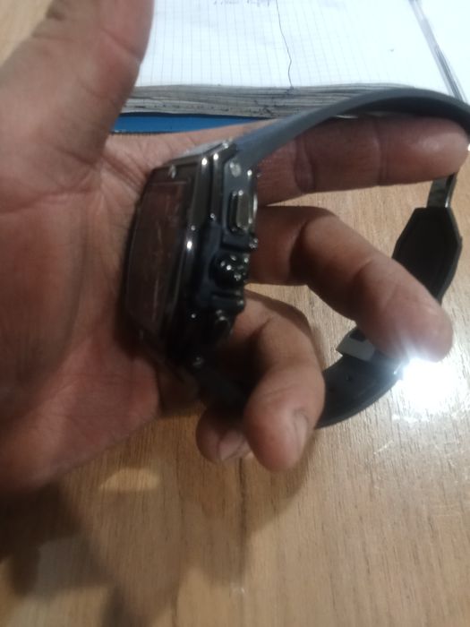 Мужская часы фирма HUBLOT