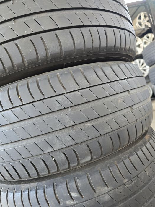 2 Броя 215/55/17 Michelin 5,5mm