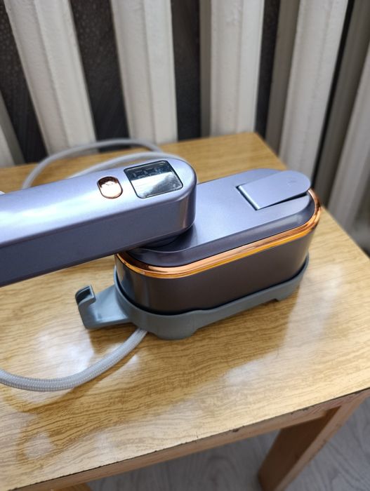 Продам ручной отпариватель