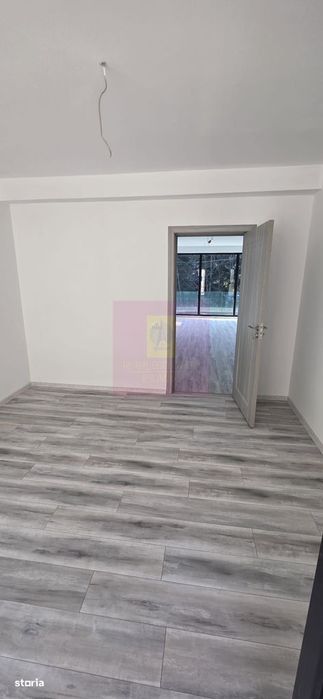 Apartament 3 camere de vânzare la Sinaia