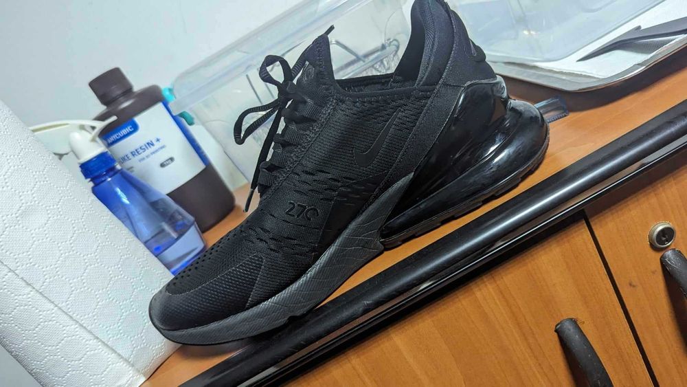 Reparatii adidasi perne de aer Nike Air Max 270 / 720 / Vapormax