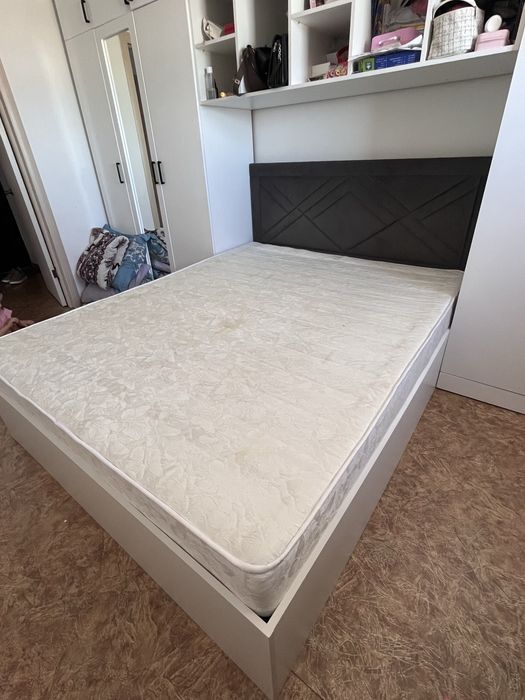 Кровать с ортопедическим матрасом