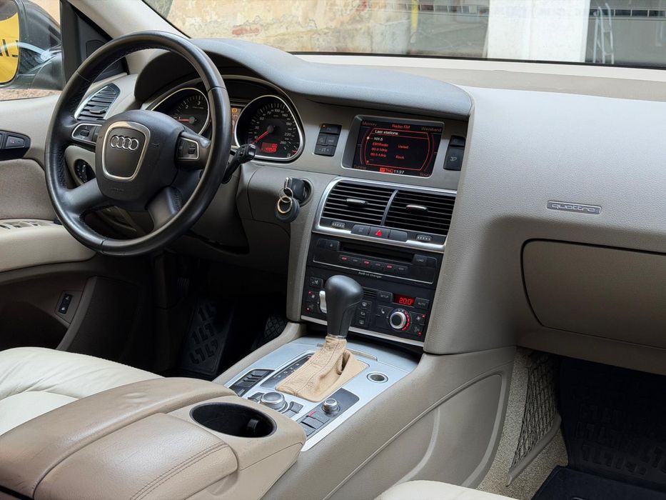 Audi Q7 3.0 TDi  233 CP