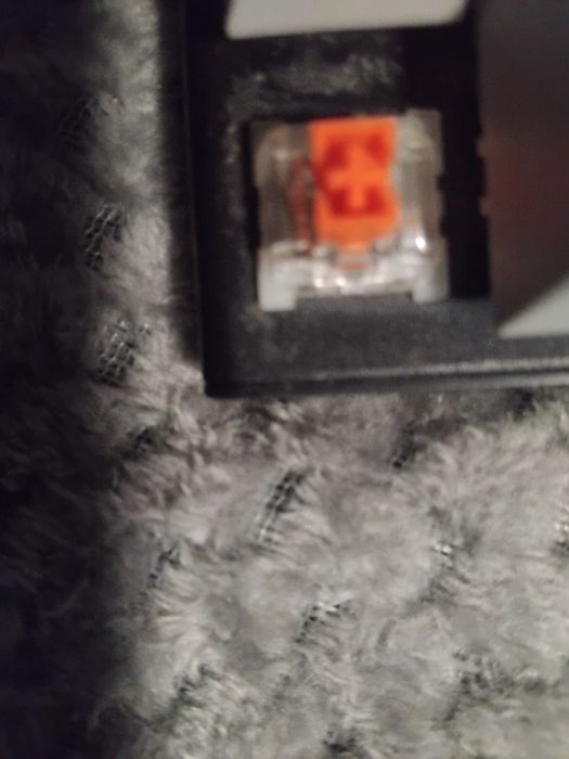 Tastatura mecanica,stare buna.Pret negociabil