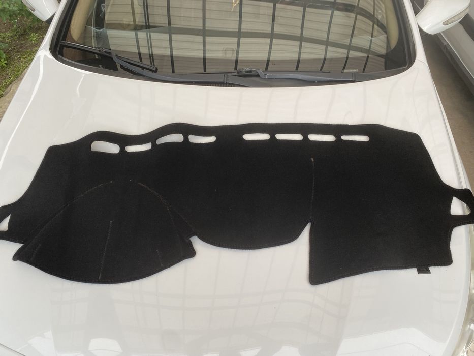 Продам бу накидку на панель Hyundai Accent
