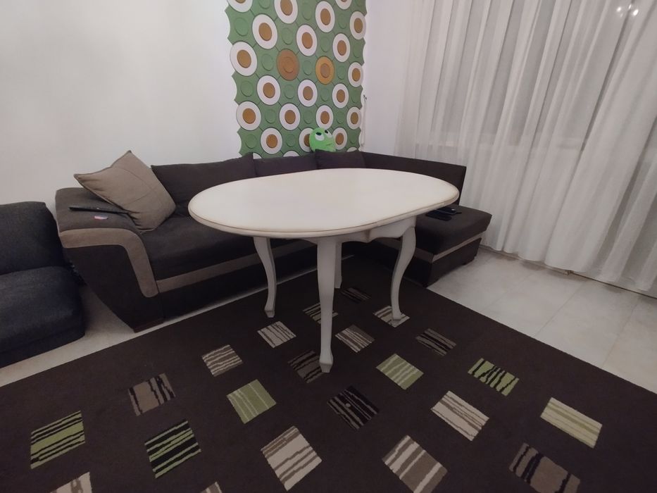 Красива холна маса