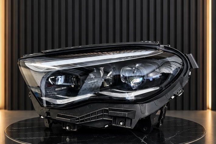 Ляв фар за Mercedes W214 digital light