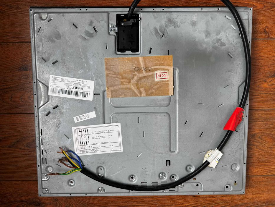Plită vitroceramică Hotpoint Ariston KRC 640 B – 4 zone, Touch, 59 cm