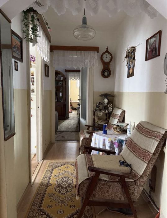 Vand apartament cu 3 camere