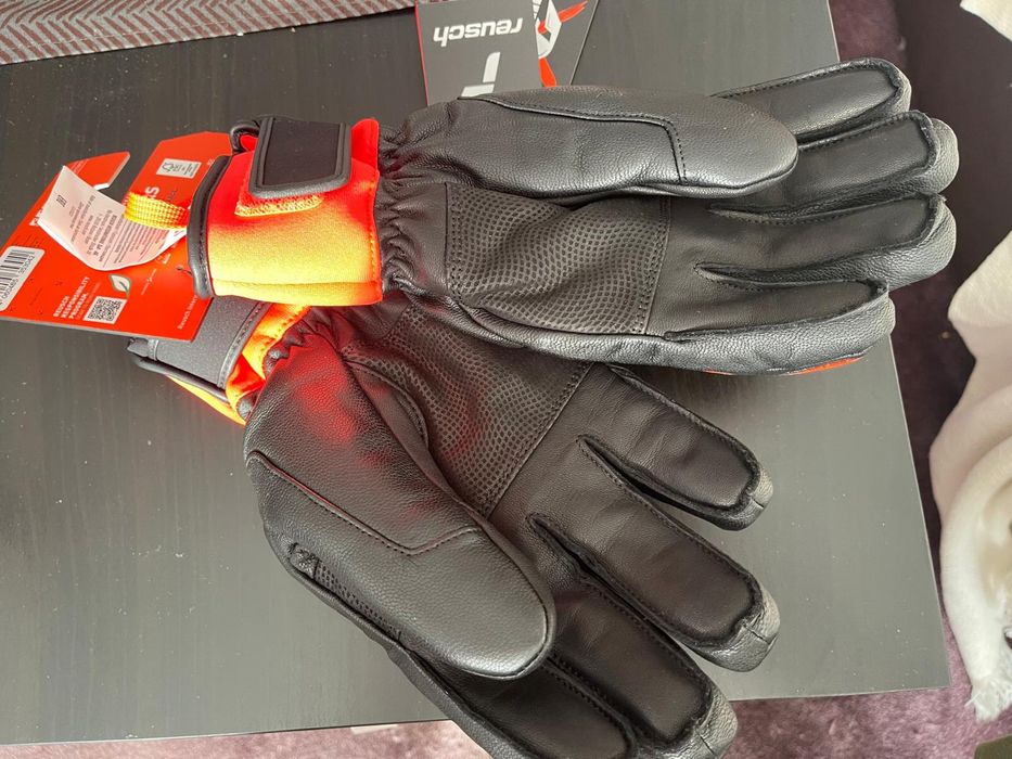 Скиорски ръкавици Reusch
