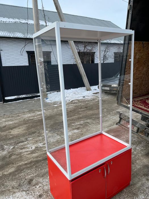 Продам стеклянные витрины