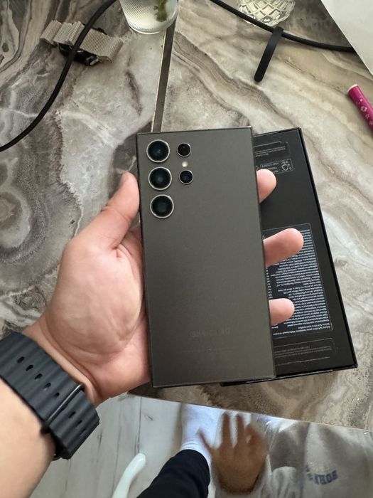 Продам samsung S24 Ultra