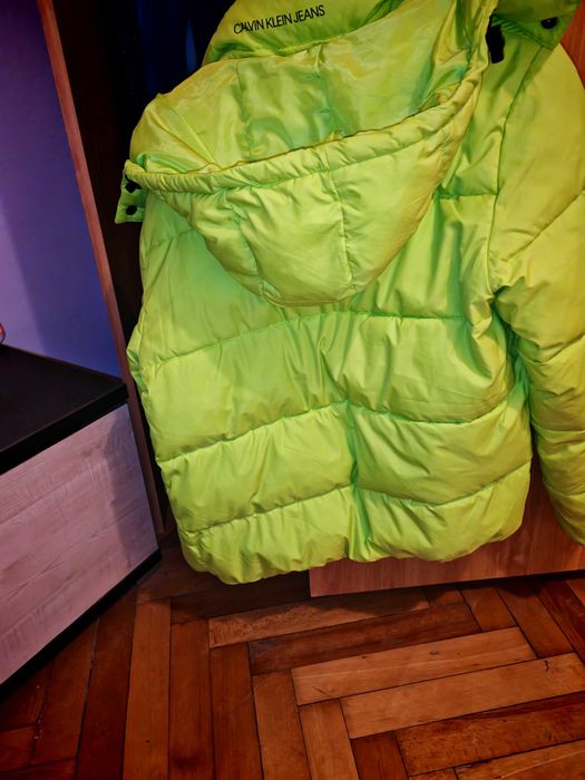 Geaca CALVIN KLEIN marimea M... Se poate imbraca si L