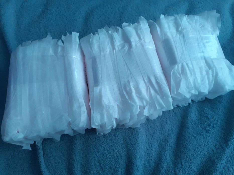 Адаптирано мляко  и пликове за съхранение на кърма