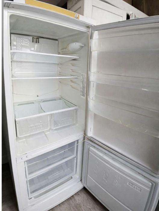 Продаётся газовая плита и холодильник в хорошем рабочем состоянии.
Цен